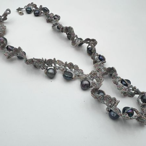 Crochet with Black Pearls (1)