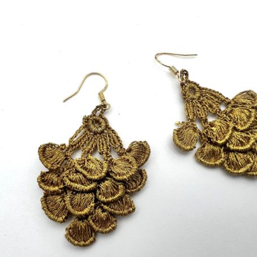 Gold thread.3