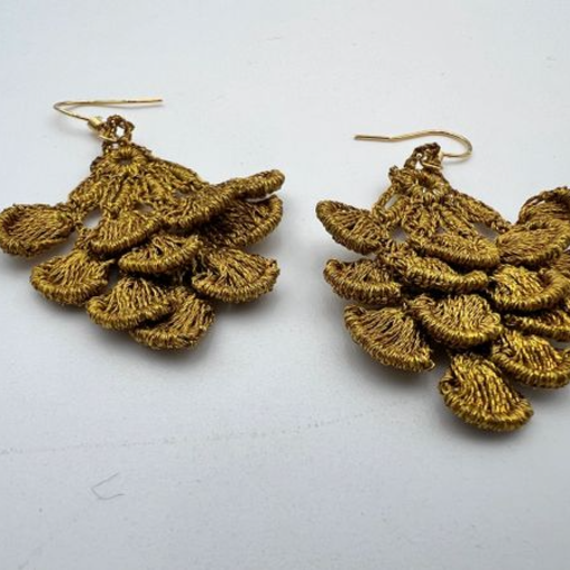 Gold thread.4
