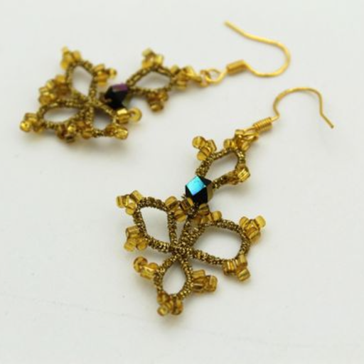 Loving Tatting with Gold Thread2
